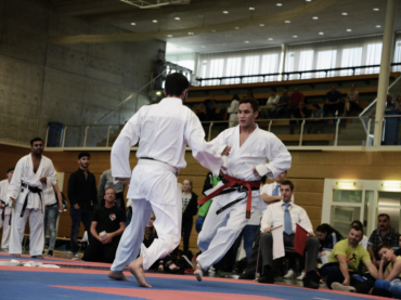 Karate für Erwachsene und Jugendliche